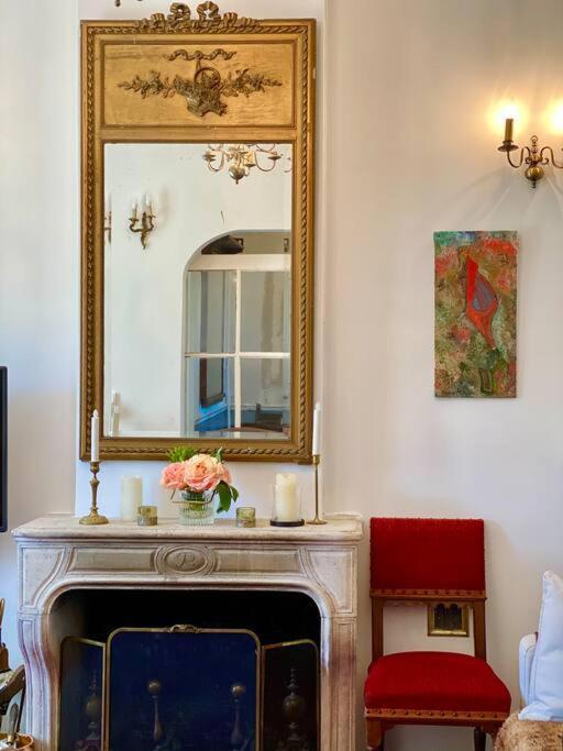Charming Romantic Tower In Chateau Estate Ocquerre Exterior photo